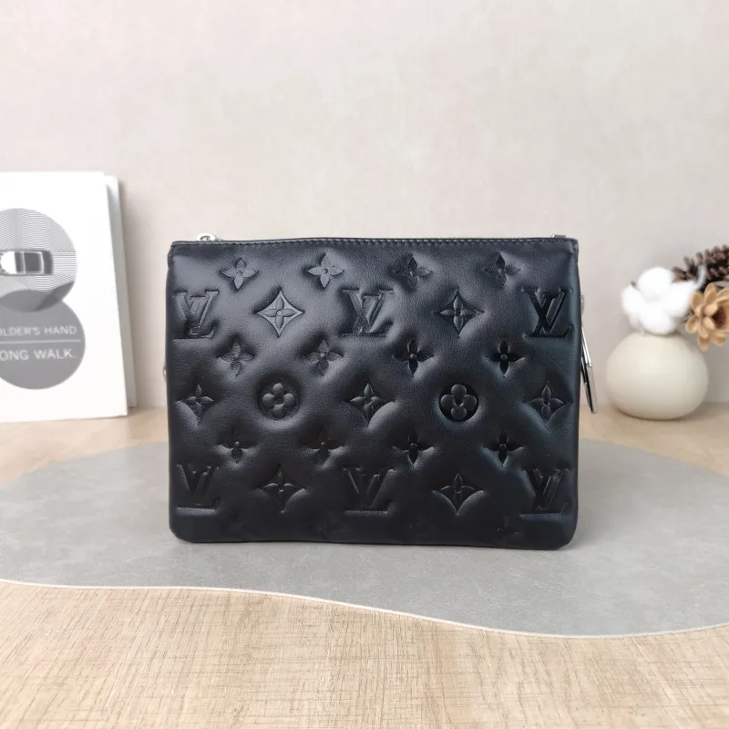 Louis Vuitton Crossbody Bag Coussin BB Black Lambskin BB21 × 7 × 16 cm — cover view 4 of 5