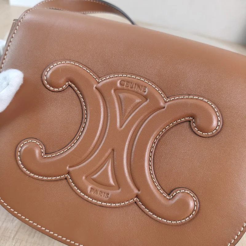 CELINE Crossbody Bag FOLCO TRIOMPHE Caramel Calfskin One Size 18.5 × 7 × 15 cm — detail view 3 of 13