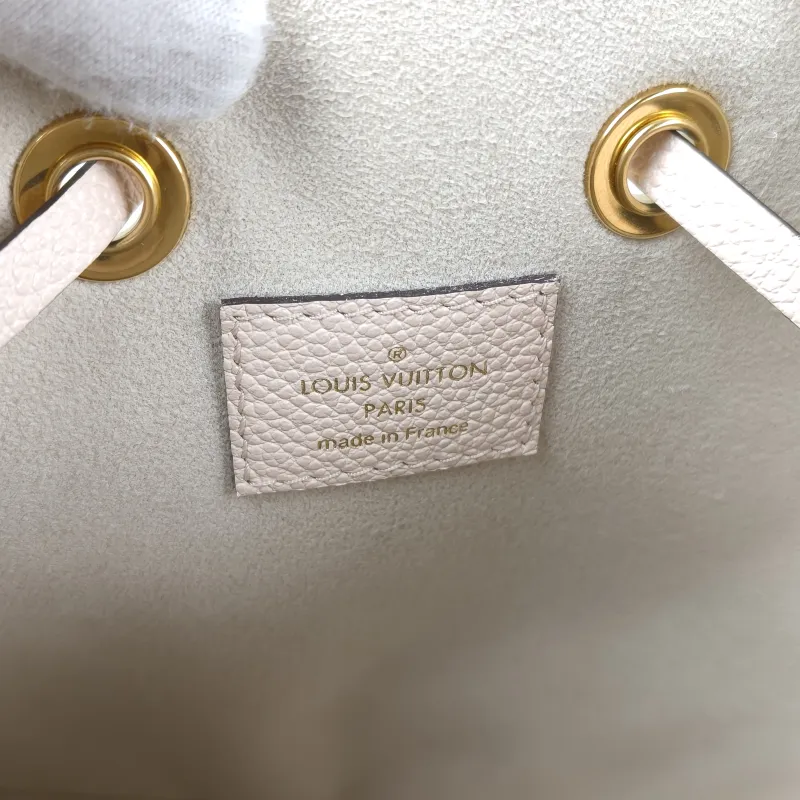 Louis Vuitton Crossbody Bag NÉONOÉ Bucket Bag BB Monogram Empreinte Embossed Calfskin BB 20 × 13 × 20 cm — detail view 11 of 11