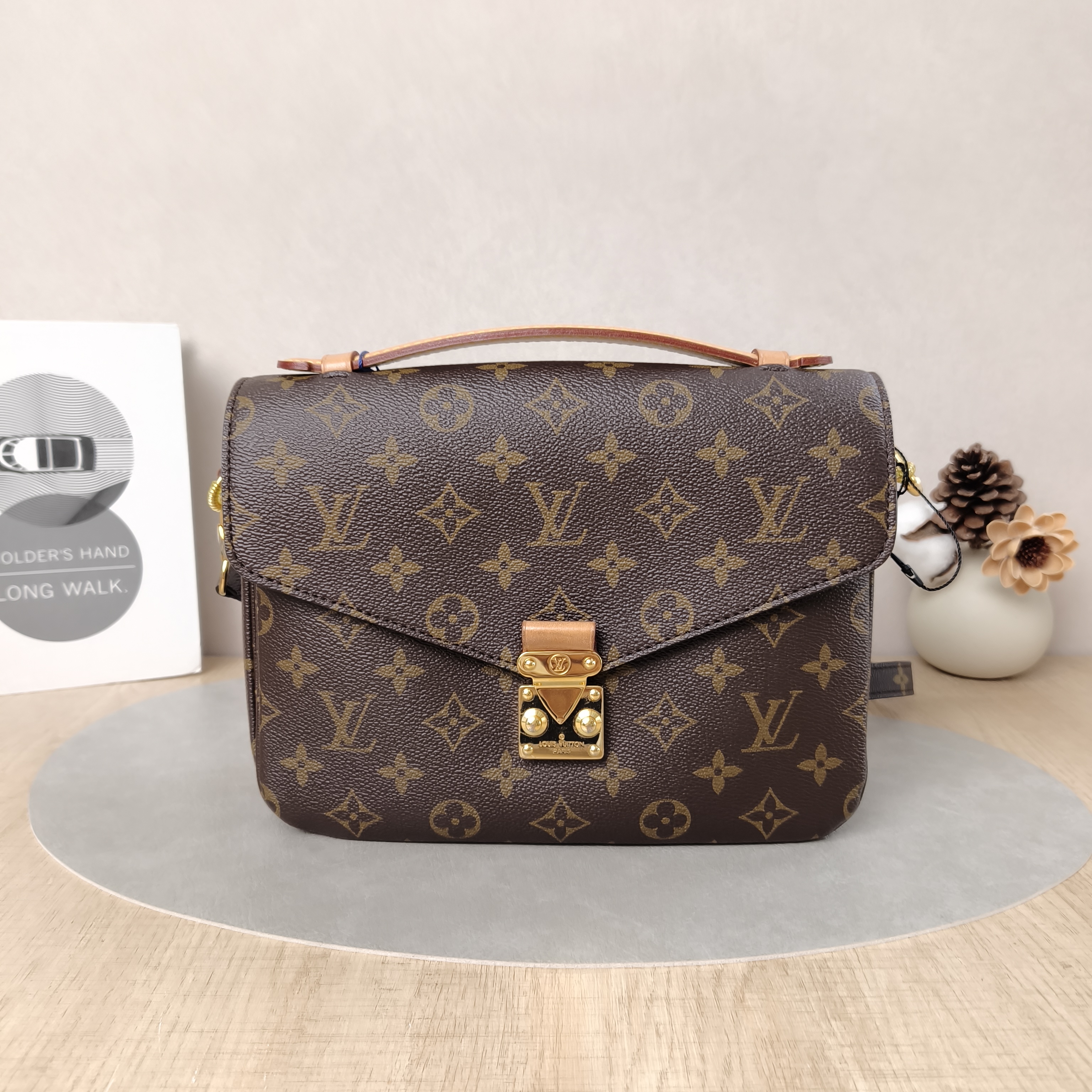 Louis Vuitton Crossbody Bag Pochette Métis Monogram PVC Medium25 × 7 × 19 cm