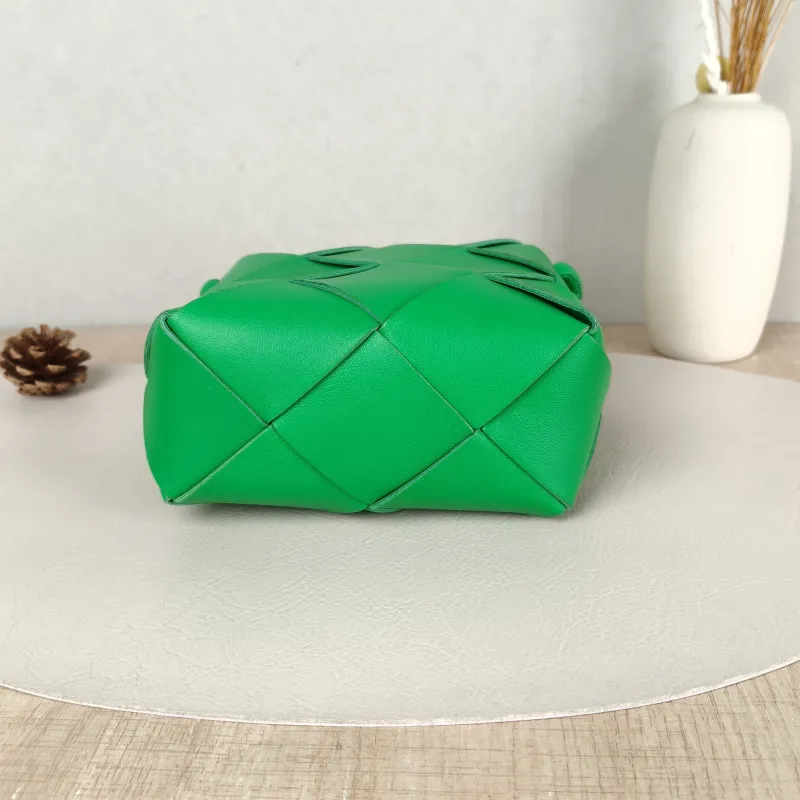 Bottega Veneta Shoulder Bag Cassette Shoulder Crossbody Bag Green Lambskin One Size15 × 7 × 13 cm — cover view 5 of 5