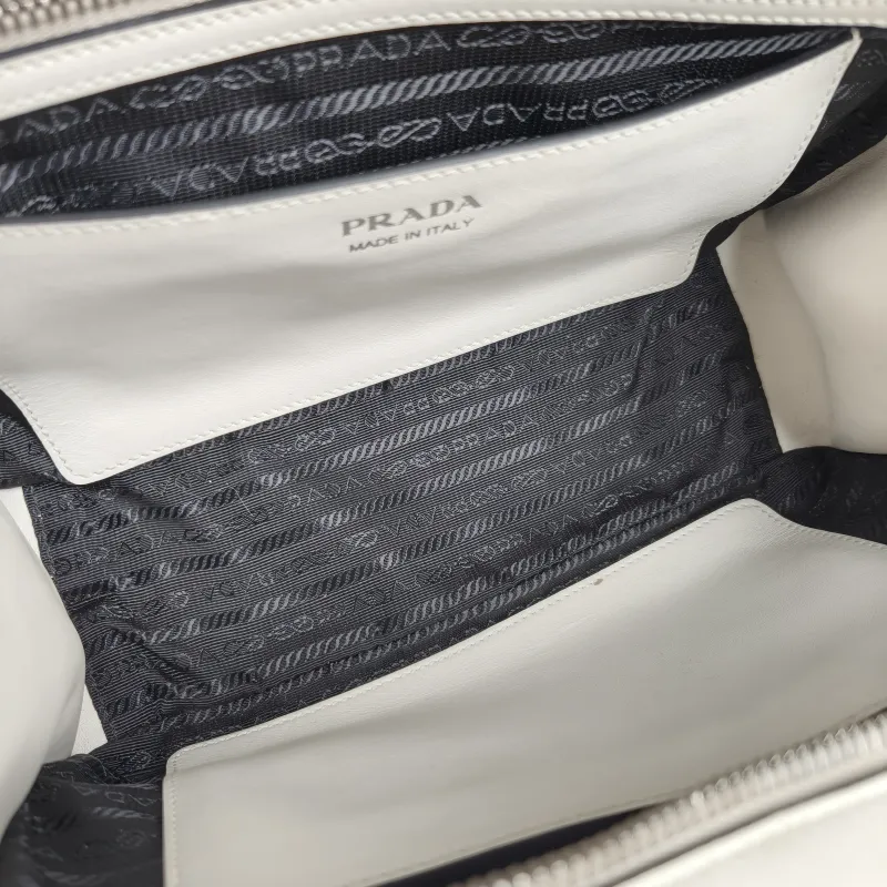 PRADA Top Handle Bag Tote Bag White Calfskin 26 × 18.5 × 16.5 cm — detail view 6 of 11