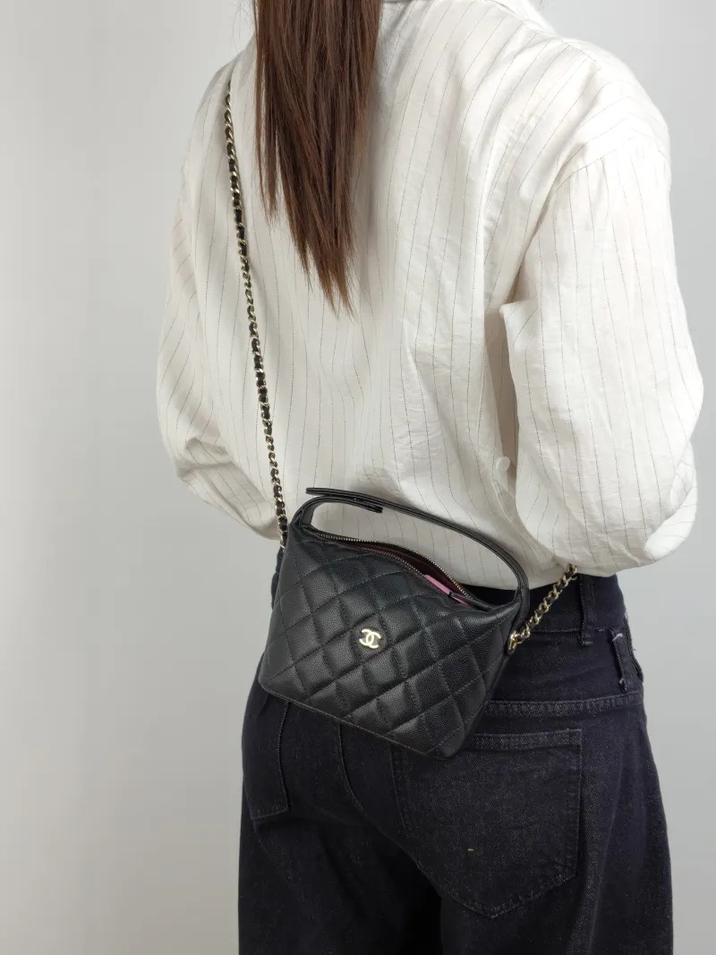Chanel Crossbody Bag Vanity Case Bag Black Grained Calfskin 20 × 6 × 19 cm — on-model view 2 of 3