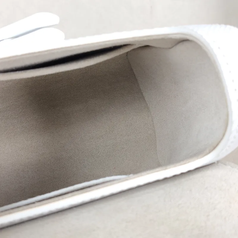 Louis Vuitton Crossbody Bag Twist White Epi Embossed Calfskin Small 19 × 9 × 15 cm — detail view 3 of 11
