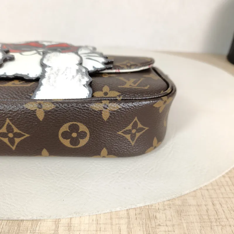 Louis Vuitton Crossbody Bag IVY Monogram PVC Small 23.5 × 4.3 × 12 cm — detail view 1 of 13