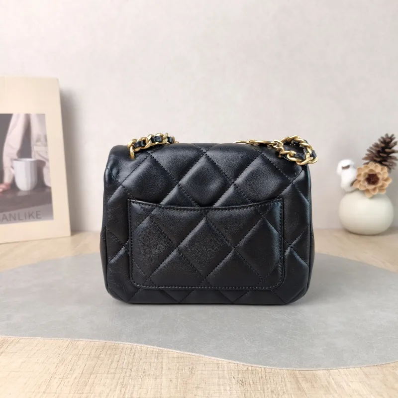 Chanel Crossbody Bag Black Calfskin 18 × 6.5 × 15 cm — cover view 5 of 6