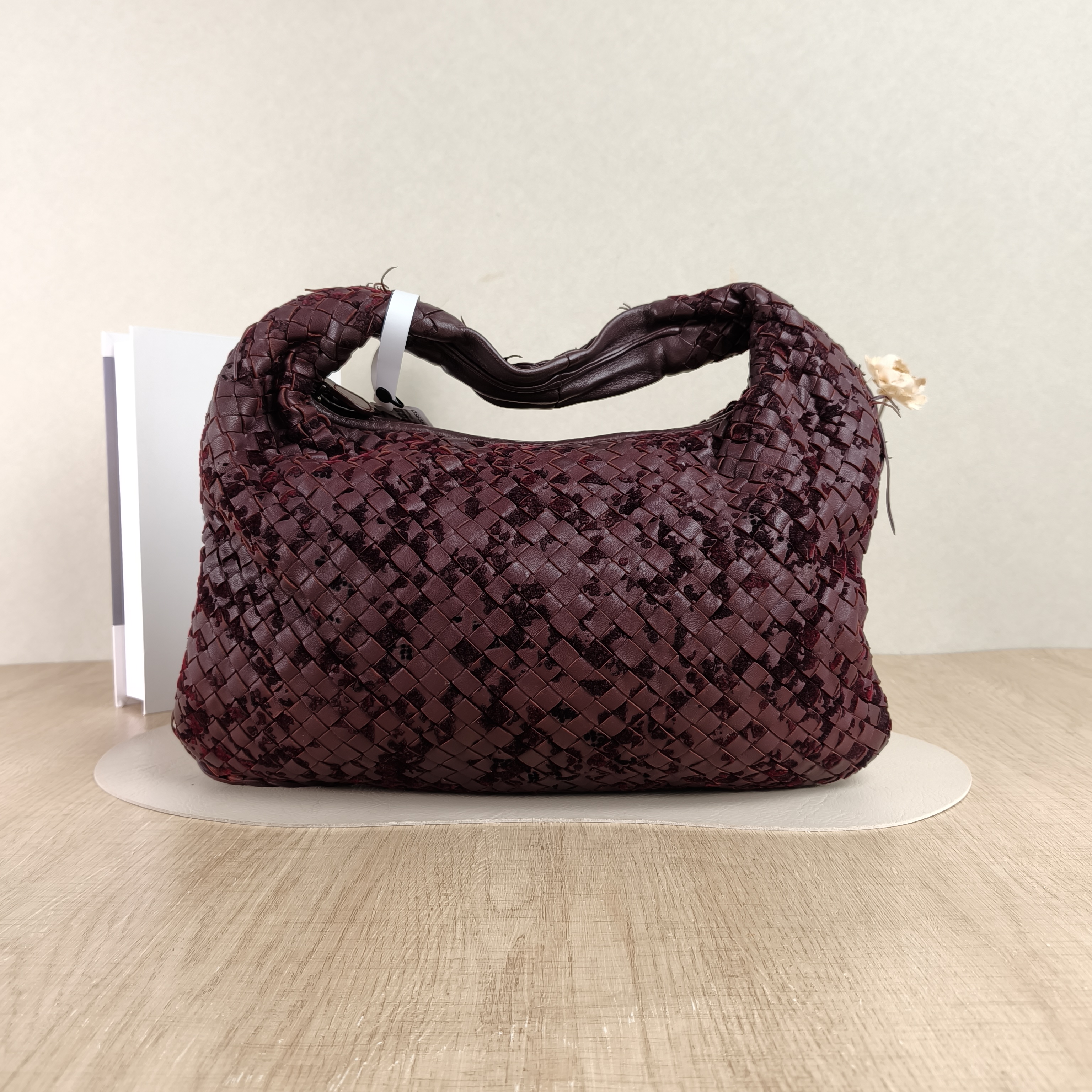 Bottega Veneta Shoulder Bag Veneta Red Lambskin One Size39 × 2 × 23 cm