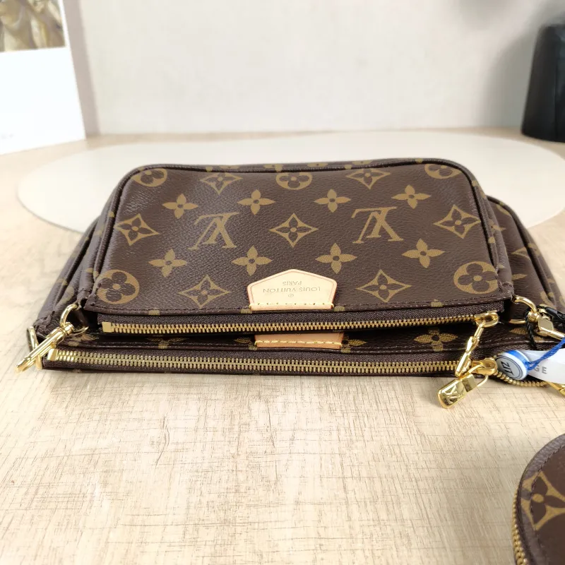 Louis Vuitton Crossbody Bag Multi Pochette Accessoires Shoulder Strap PVC Small24 × 4 × 13.5 cm — detail view 9 of 12