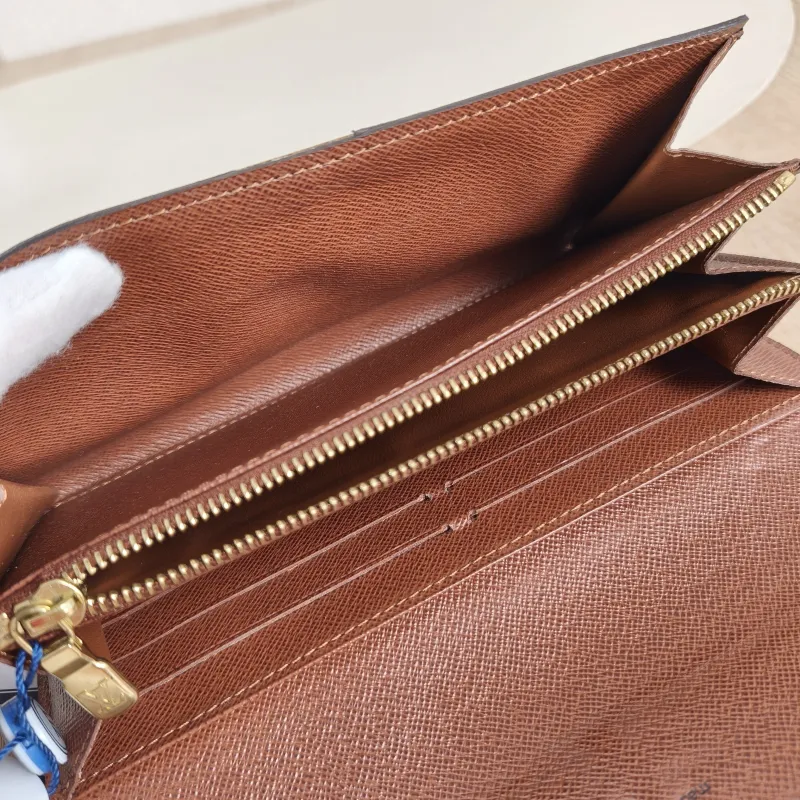 Louis Vuitton Wallet Edition Wallet Monogram PVC 18.5 × 2 × 10 cm — detail view 9 of 10