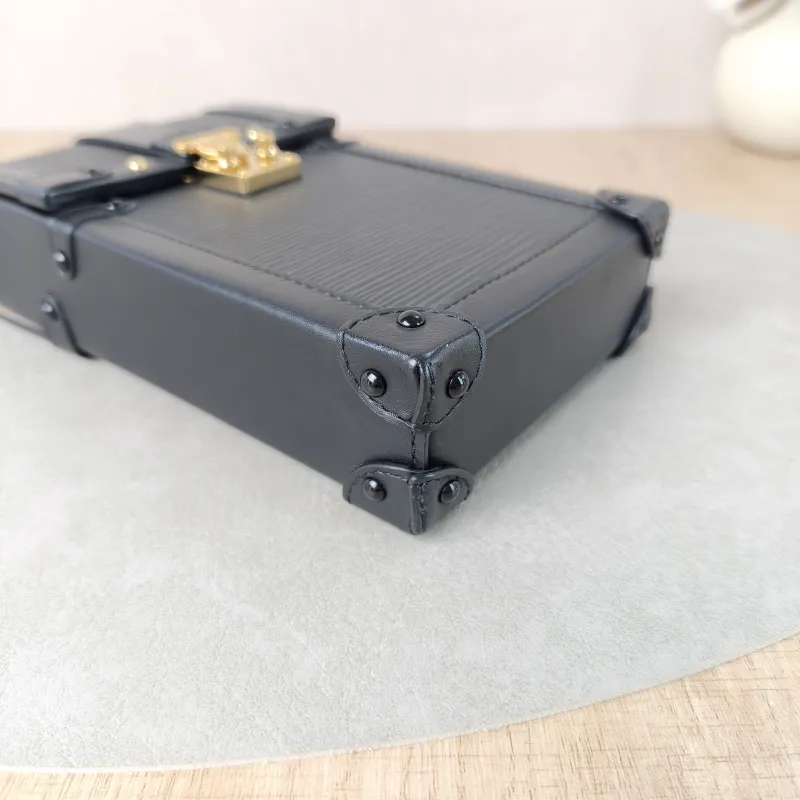 Louis Vuitton Crossbody Bag Trunk Vertical Chain Bag Black Epi Embossed Calfskinmini11 × 3.5 × 17.5 cm — detail view 4 of 10