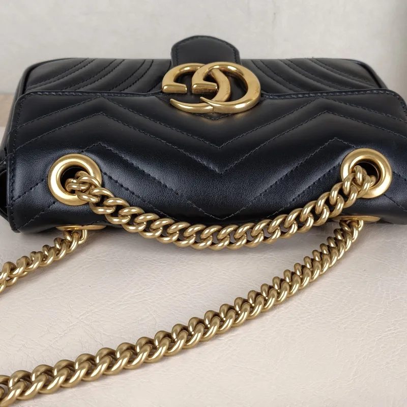 GUCCI Crossbody Bag GG Marmont Small Marmont 22 Black CC alfskin Small 22 × 6 × 13 cm — detail view 4 of 13