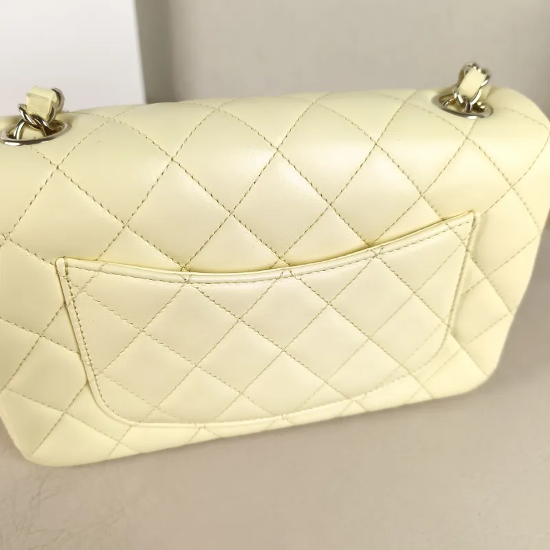 Chanel Crossbody Bag Classic Flap Large Mini CF Mini Yellow Lambskin mini 20 × 6 × 12 cm — detail view 3 of 13