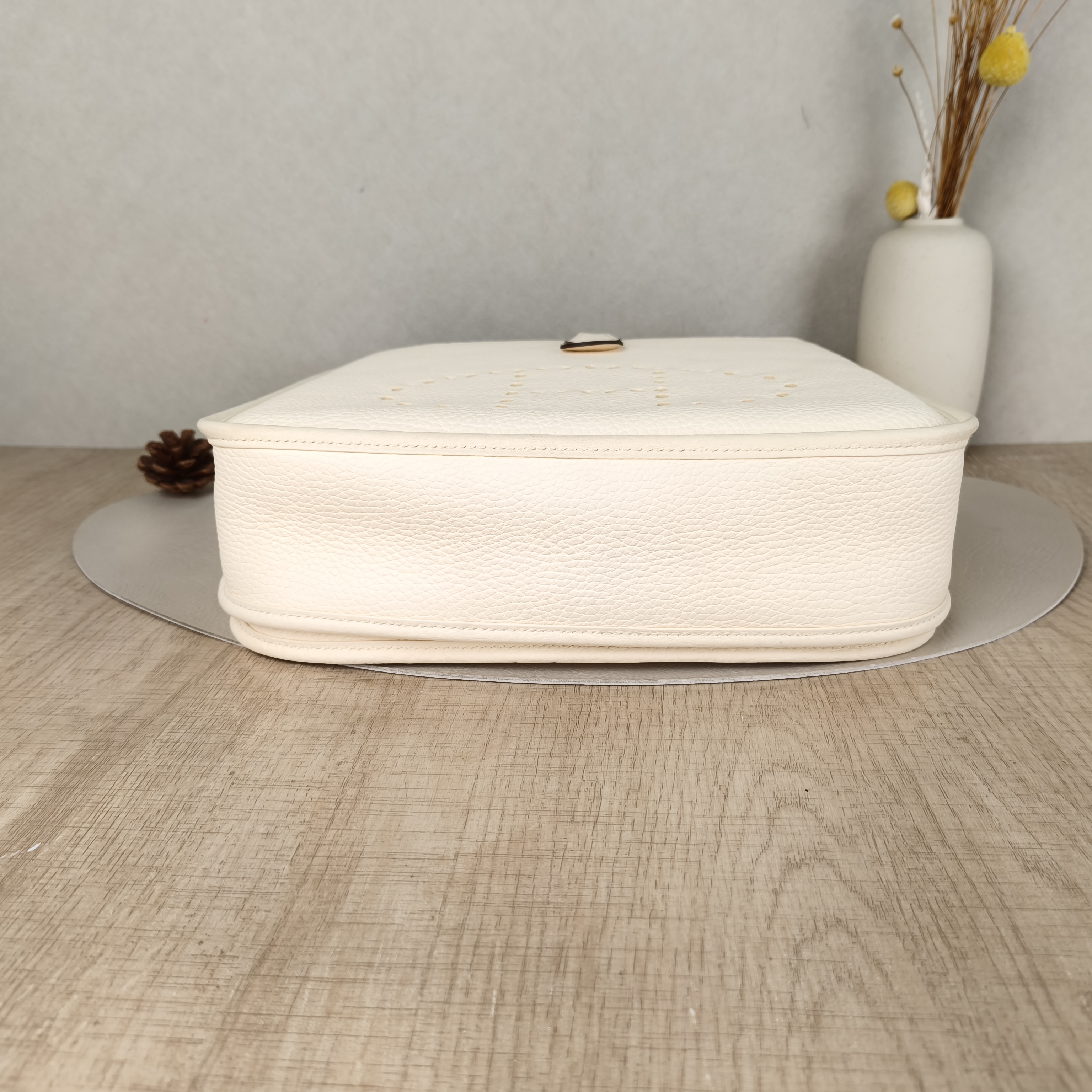 Hermès Crossbody Bag Evelyne 29 29I2 Taurillon Clemence TC Calfskin2929 × 7 × 30 cm — cover view 6 of 6
