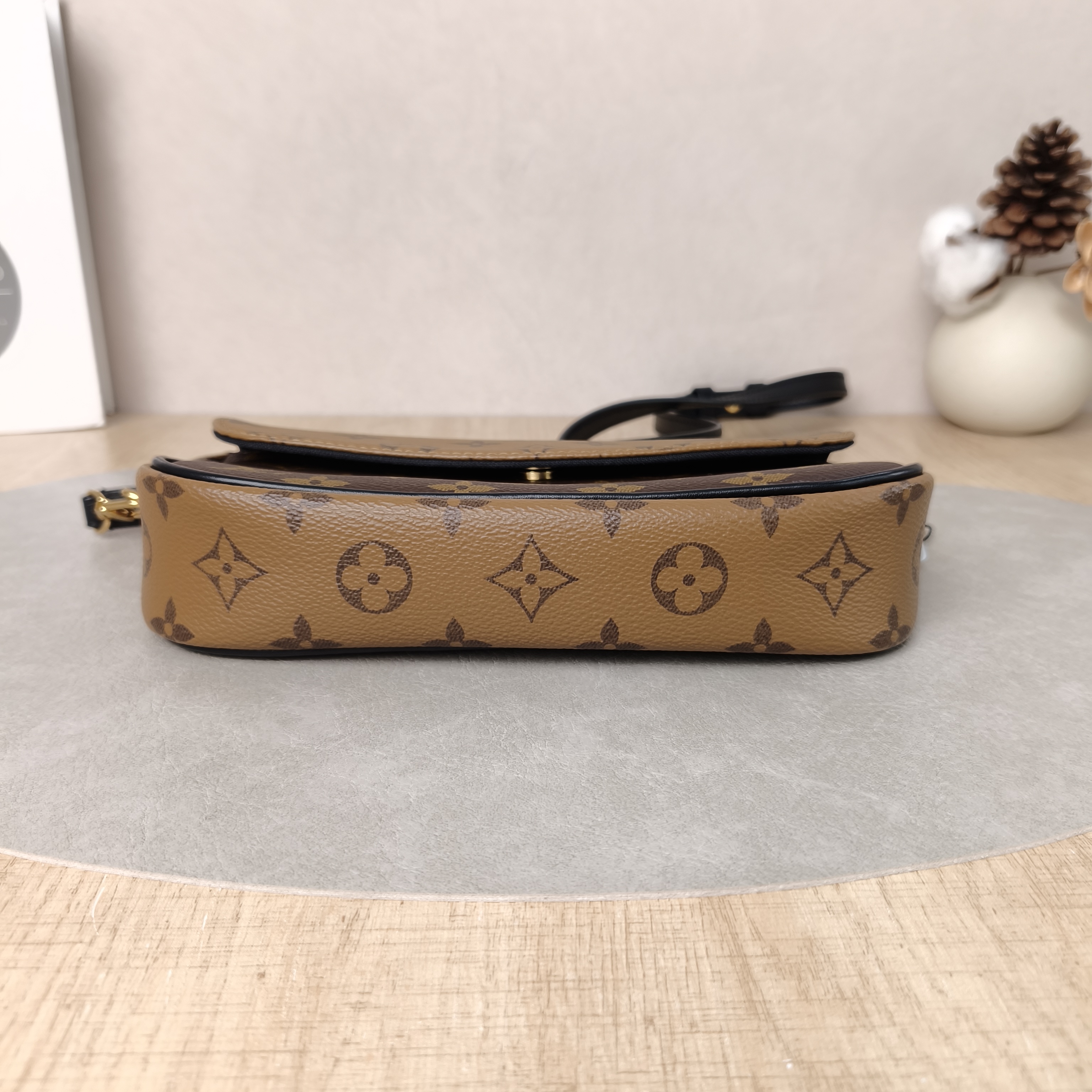 Louis Vuitton Crossbody Bag IVY Monogram PVC Small23.5 × 4.3 × 12 cm — cover view 4 of 5