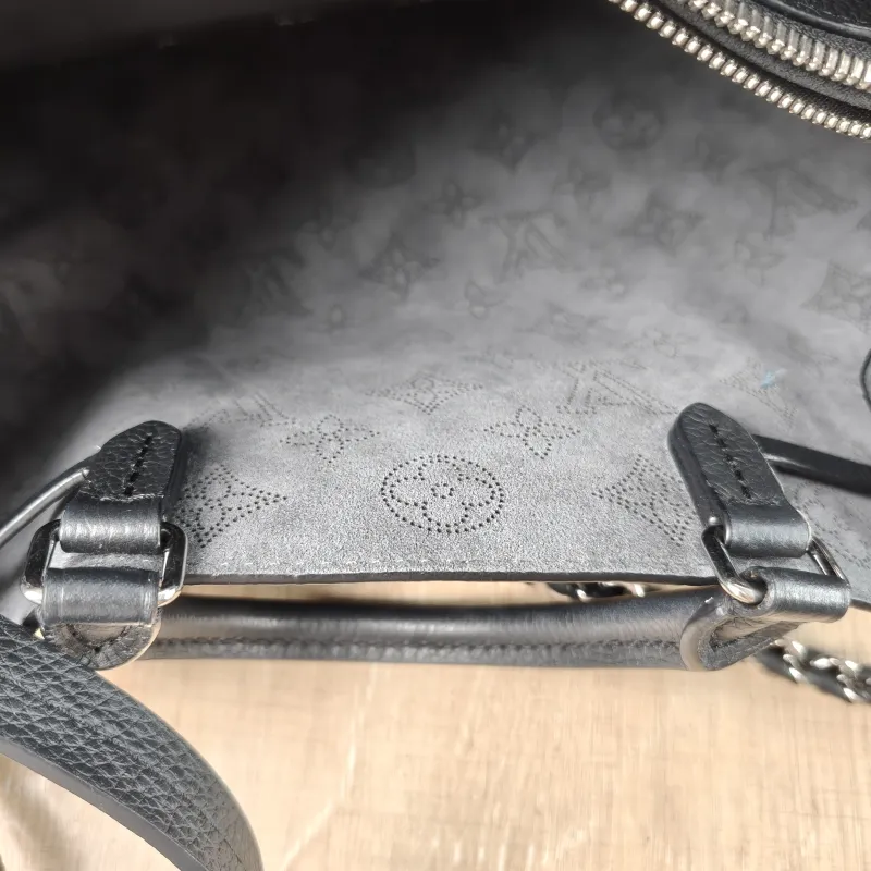 Louis Vuitton Crossbody Bag BELLA TOTE Black Calfskin One Size 32 × 13 × 23 cm — detail view 8 of 14