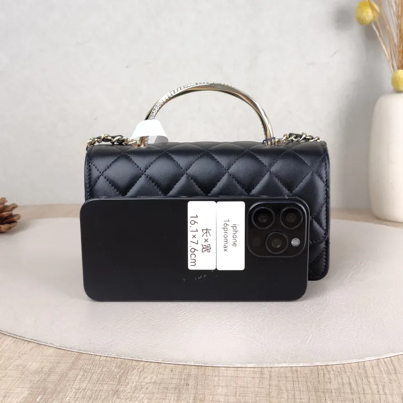Chanel Crossbody Bag woc Black Lambskin 19 × 4 × 11.5 cm — cover view 4 of 5