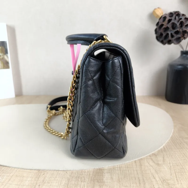 Chanel Crossbody Bag Black with Gold-Tone Hardware Grained Calfskin One Size 22 × 8 × 18 cm — detail view 11 of 14