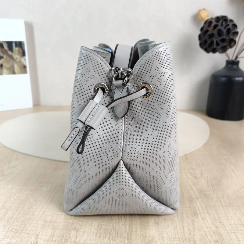 Louis Vuitton Crossbody Bag BELLA Grey Calfskin One Size 22 × 14 × 19 cm — detail view 8 of 12