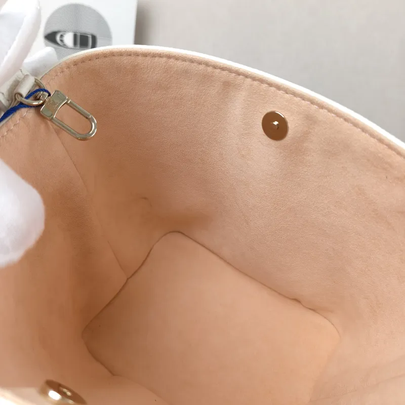Louis Vuitton Top Handle Bag ALL IN BB White · Pink Calfskin BB 16 × 12 × 18 cm — detail view 6 of 13