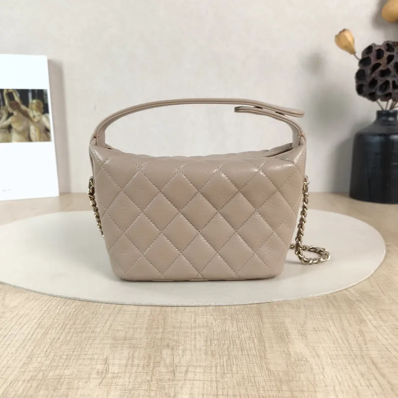 Chanel Crossbody Bag Crossbody Bag Calfskin One Size21.5 × 7.5 × 19 cm — cover view 2 of 5