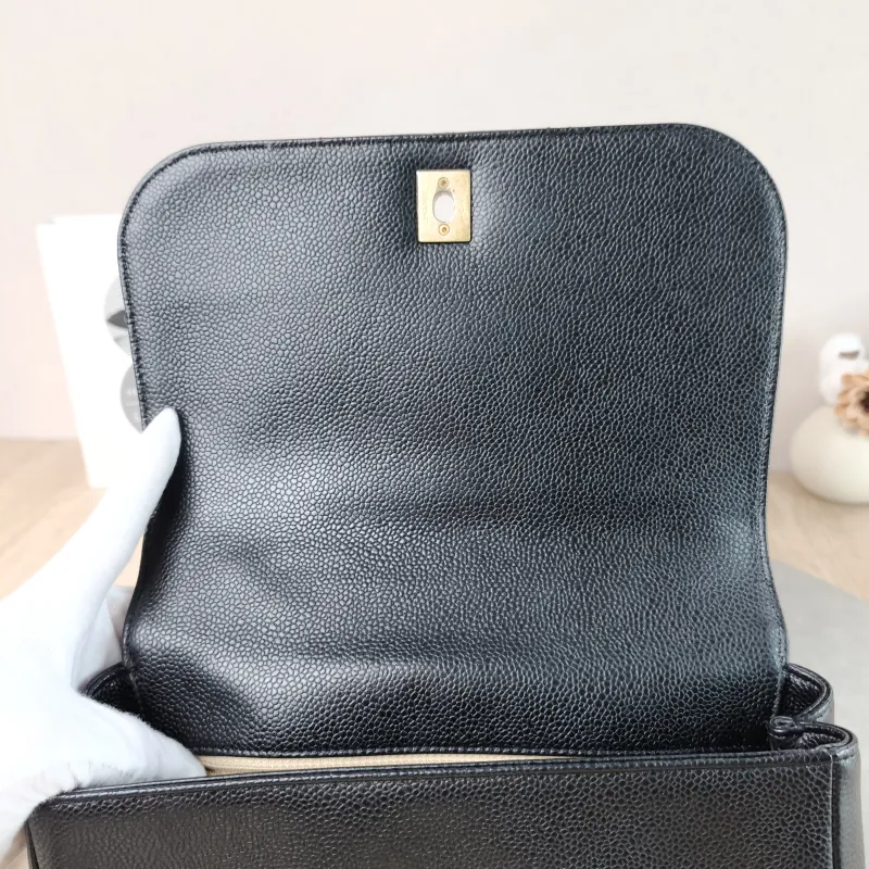 Chanel Crossbody Bag Crossbody Bag Black Calfskin One Size 24 × 8 × 16 cm 24 — detail view 14 of 14