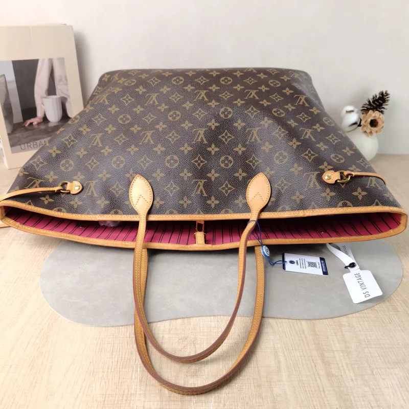Louis Vuitton Shoulder Bag Neverfull Monogram PVC Large 39 × 19 × 32 cm — detail view 2 of 13