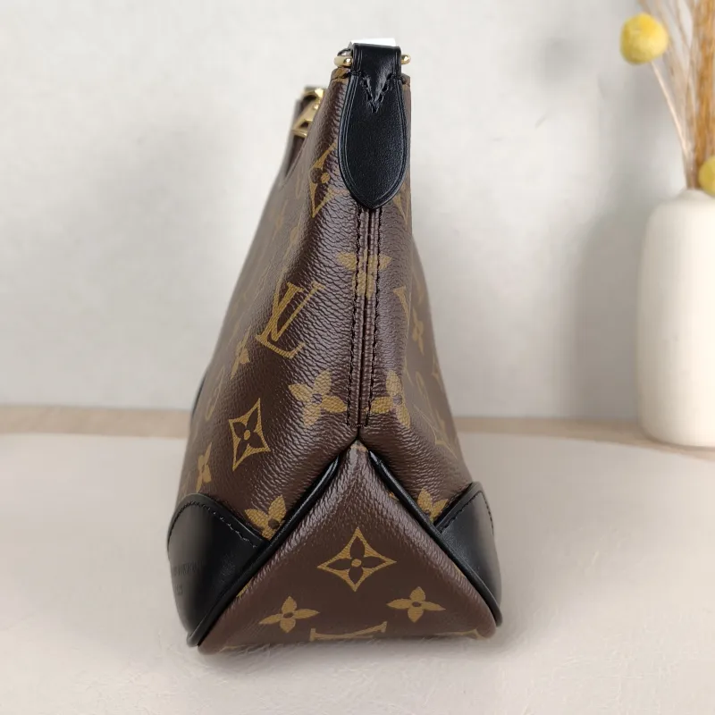 Louis Vuitton Crossbody Bag Boulogne PVC Small 26 × 9.5 × 16 cm — detail view 10 of 10
