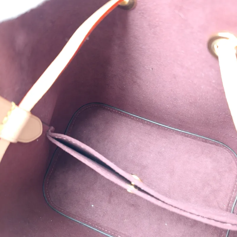 Louis Vuitton Crossbody Bag NÉONOÉ Bucket Bag BB Monogram PVC BB 20 × 13 × 20 cm — detail view 3 of 13