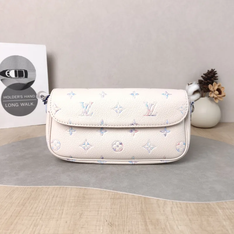 Louis Vuitton Crossbody Bag IVY Calfskin Small 23.5 × 4.3 × 12 cm
