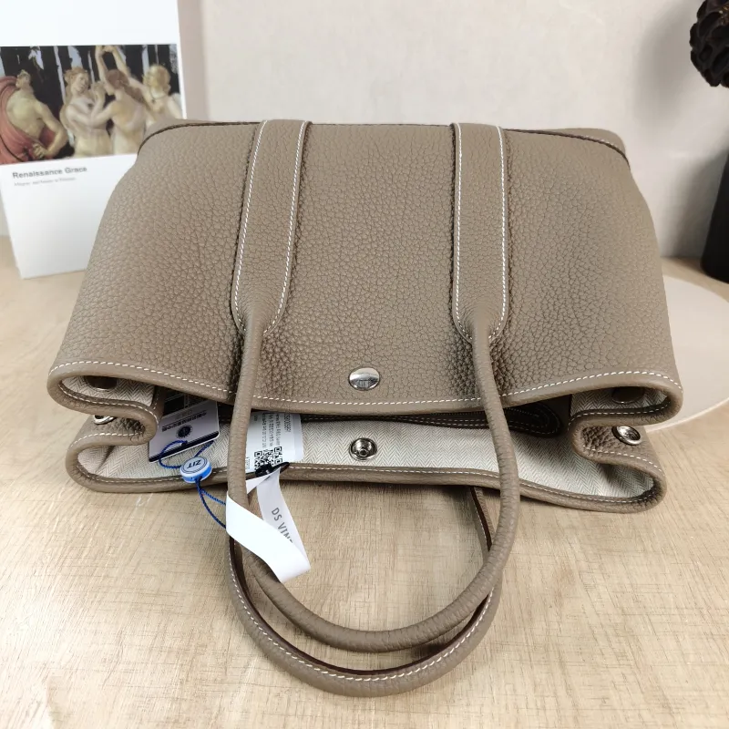 Hermès Top Handle Bag Garden Party 30 30 Negonda Calfskin Medium 30 × 13 × 21 cm G — detail view 6 of 9