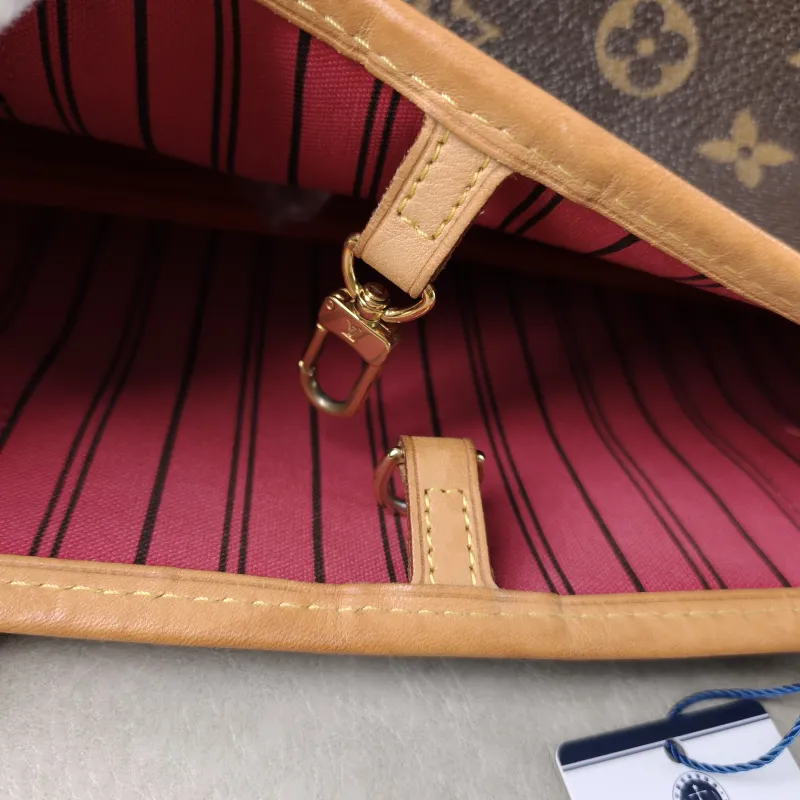 Louis Vuitton Shoulder Bag Neverfull Monogram PVC Large 39 × 19 × 32 cm — detail view 8 of 13