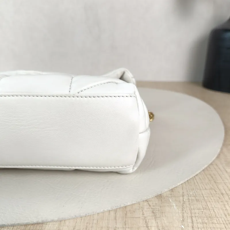 SAINT LAURENT Crossbody Bag LOULOU PUFFER White Lambskinmini23 × 8.5 × 15.5 cm — detail view 1 of 12