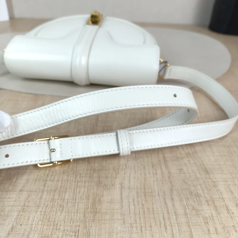 CELINE Crossbody Bag Besace 16 White Calfskin Small 19 × 6 × 17 cm — detail view 1 of 11