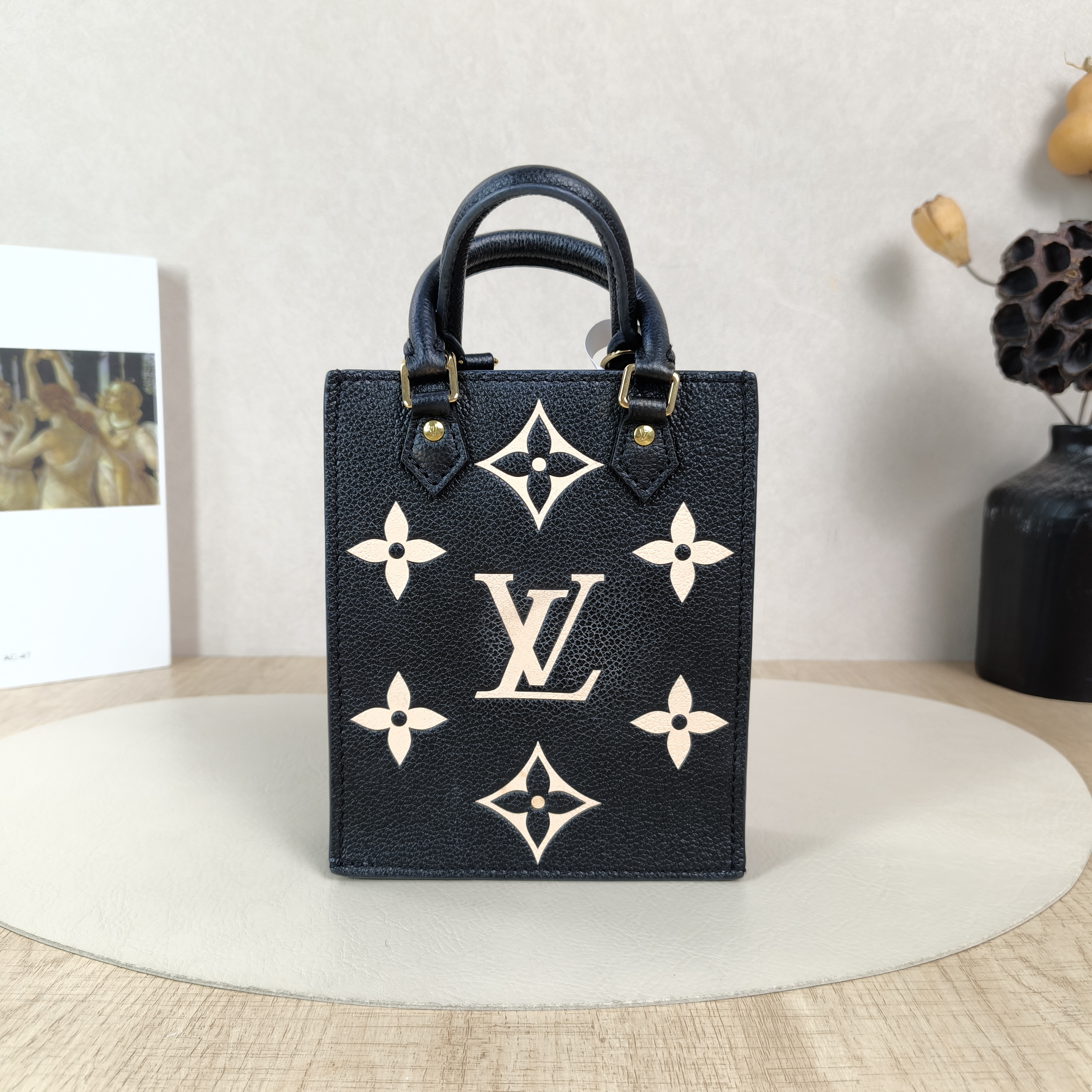 Louis Vuitton Crossbody Bag PETIT SAC PLAT Mini Calfskinmini14 × 5 × 17 cm