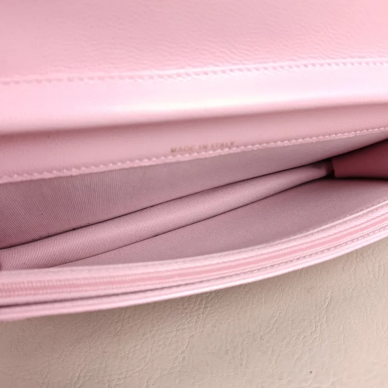 Chanel Shoulder Bag Baguette Bag Pink Calfskin One Size 22 × 3 × 10.5 cm — detail view 2 of 12
