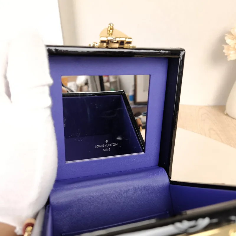 Louis Vuitton Top Handle Bag Bleecker Box Box Black Patent Leather 12 × 12 × 12 cm — detail view 14 of 14