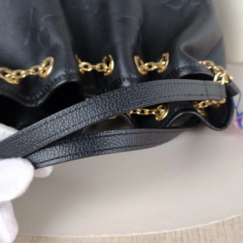 Louis Vuitton Crossbody Bag BUNDLE Black Empreinte Embossed Calfskin Monogram Medium28 × 11.5 × 20 cm — detail view 9 of 12