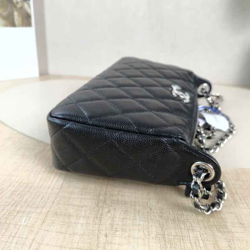 Chanel Crossbody Bag 25a Black Grained Calfskin One Size 21 × 5.5 × 12 cm — detail view 4 of 13