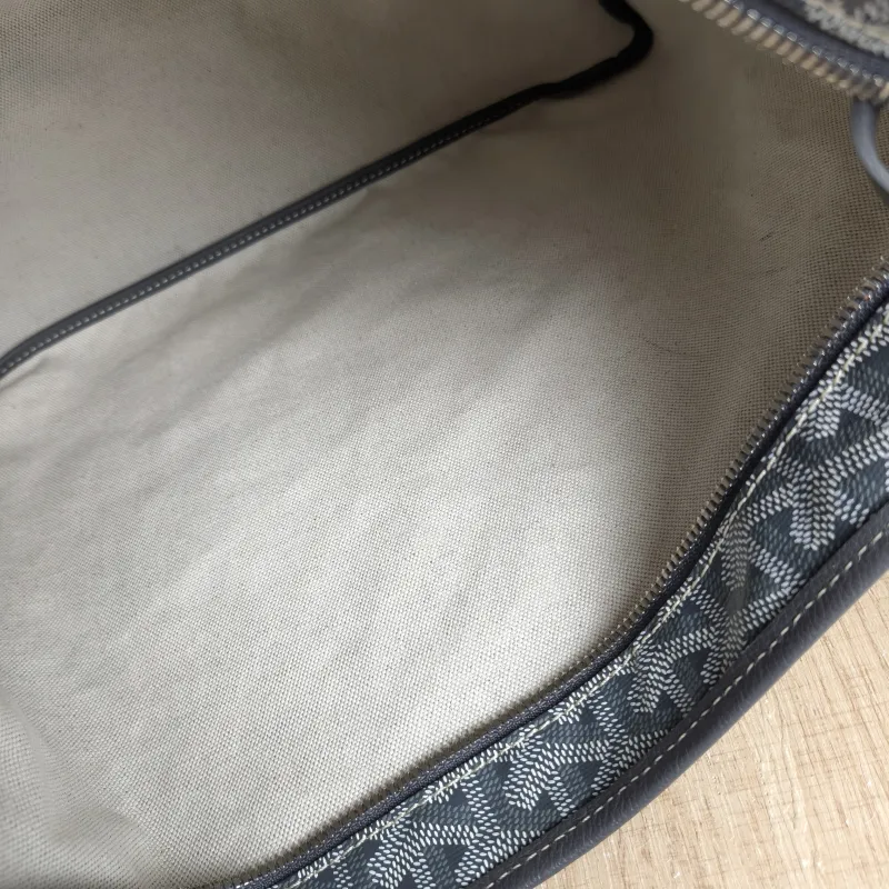 GOYARD Shoulder Bag Boheme Hobo​ Grey ine Canvas Small 43 × 14 × 27 cm — detail view 9 of 14