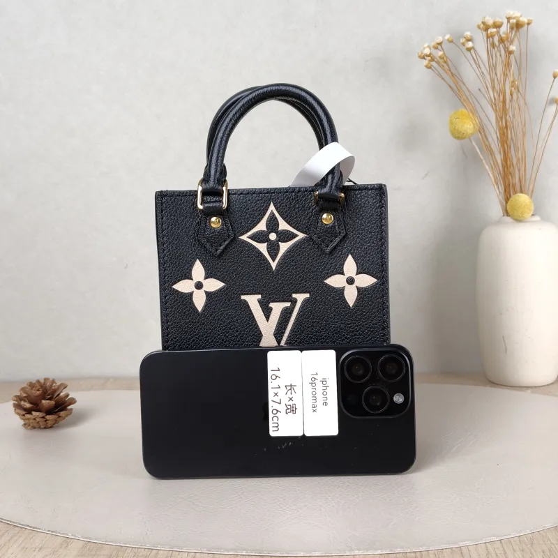 Louis Vuitton Crossbody Bag PETIT SAC PLAT Mini Calfskin Mini 14 × 5 × 17 cm — cover view 5 of 5