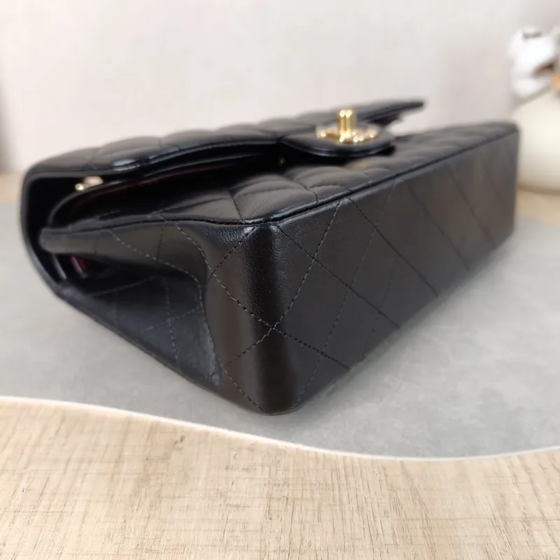 Chanel Crossbody Bag Classic Flap CF Black Lambskin Small 23 × 6 × 14.5 cm — detail view 7 of 12