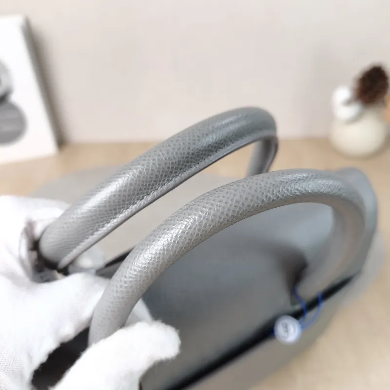 DIOR Top Handle Bag St Honore Tote Bag Grey Calfskin Medium25 × 12 × 19 cm — detail view 6 of 15