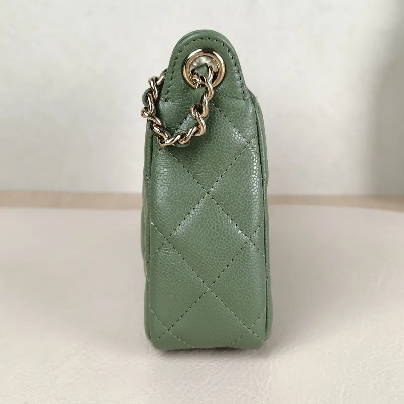 Chanel Crossbody Bag Green Grained Calfskin One Size 21 × 5 × 12 cm — detail view 10 of 12