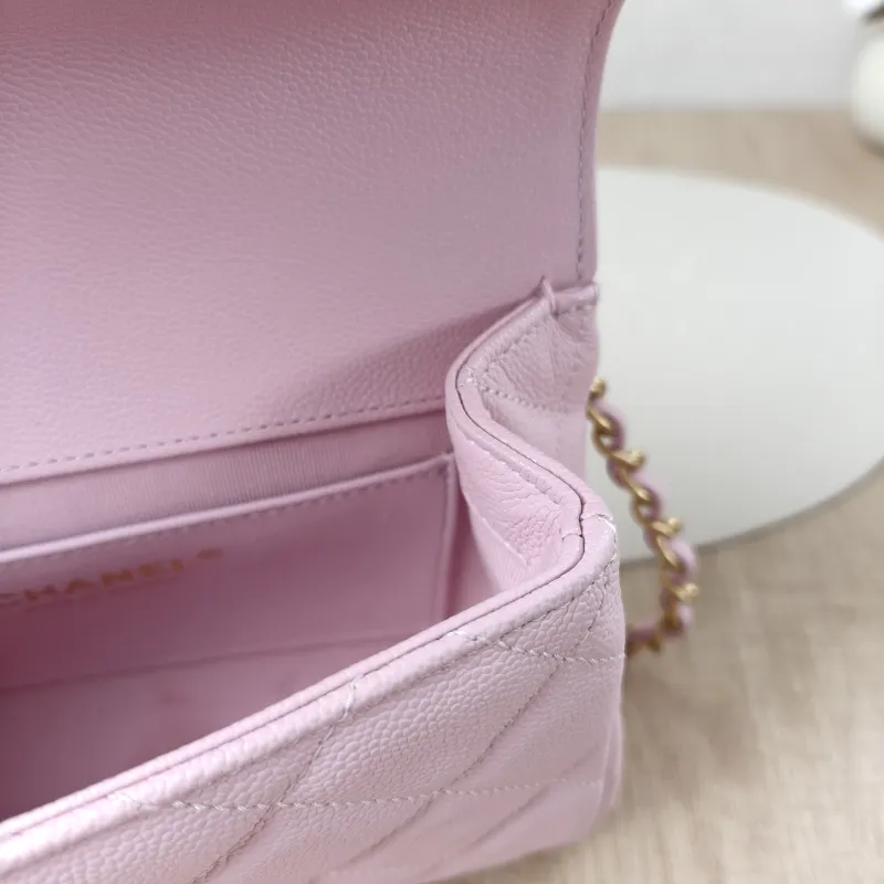 Chanel Crossbody Bag Edition mini Pink Grained Calfskin mini20 × 6 × 12 cm — detail view 6 of 14