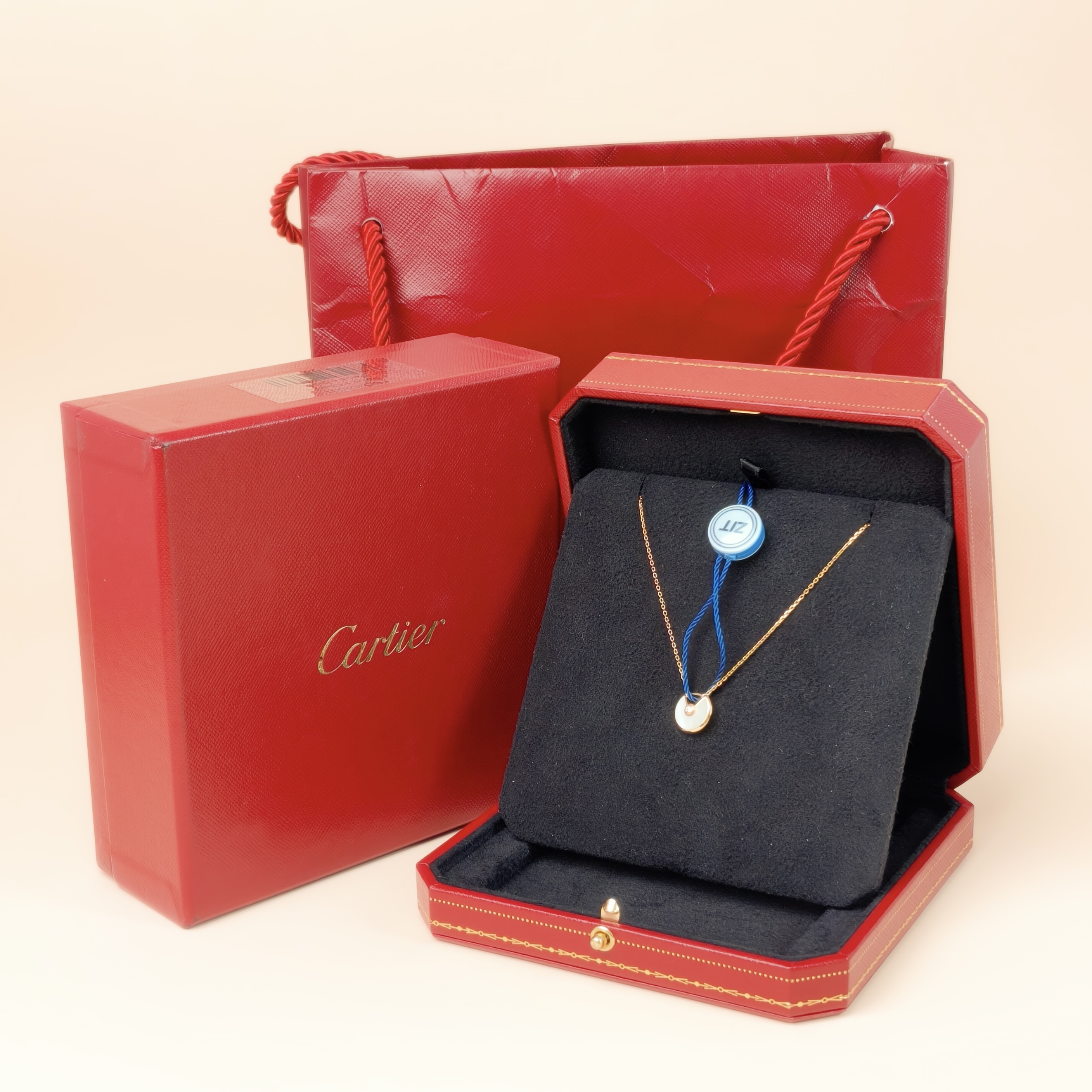 CARTIER Necklace Amulette de Necklace Pearl · White Mother-of-Pearl18KY ellow Gold Small12㎜ 38-41㎝ — cover view 3 of 10
