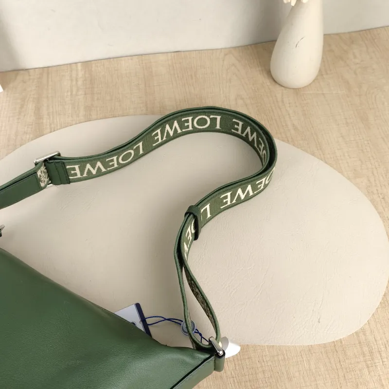 LOEWE Crossbody Bagcubi Crossbody Bag Green Calfskin Small20 × 11 × 15 cm — detail view 5 of 14