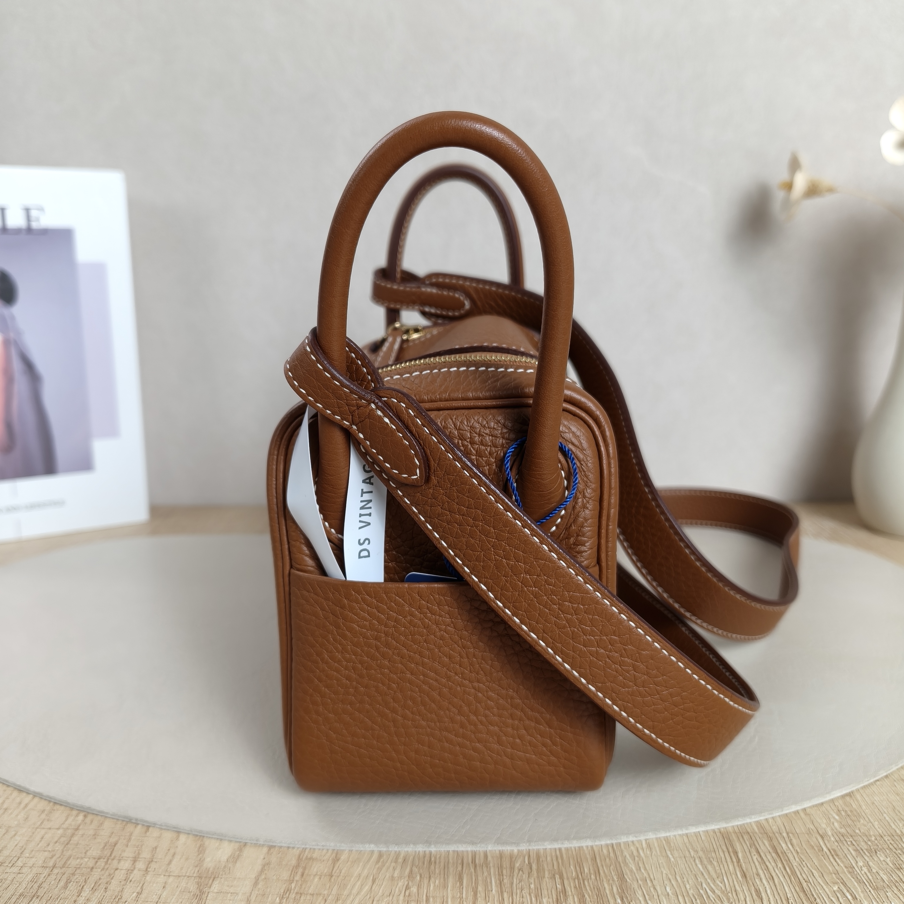 Hermès Shoulder Bag Lindy Mini 19 Clemence Taurillon TC Calfskinmini19 × 9 × 13 cm — cover view 7 of 12