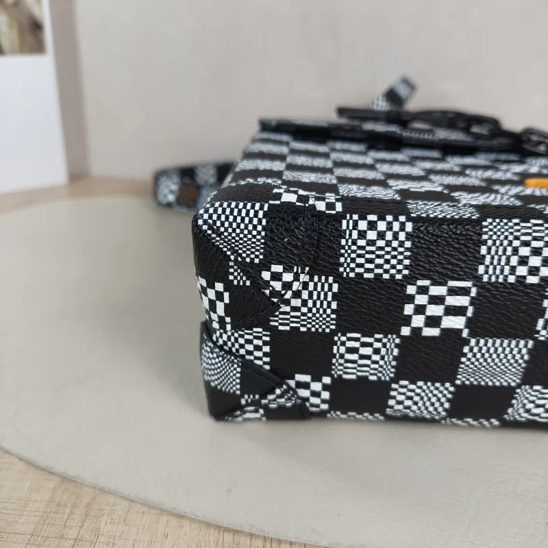 Louis Vuitton Shoulder Bag Nano Steamer Shoulder Bag Colorblock PVC nano 15 × 7 × 18 cm — detail view 7 of 11