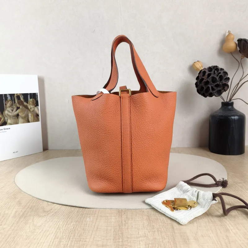Hermès Top Handle Bag Picotin Lock 18 1836 Red TC Calfskin Small18 × 13 × 18 cm — cover view 3 of 6