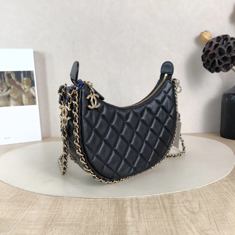 Chanel Shoulder Bag Black Lambskin Small 20 × 6 × 15 cm — cover view 3 of 5